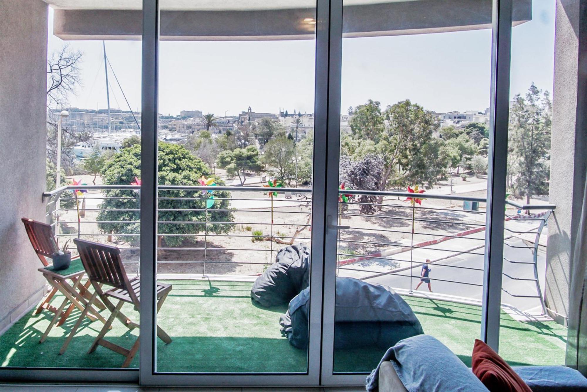 Stunning Seafront With Marina And Valletta Views In Malta Apartament *