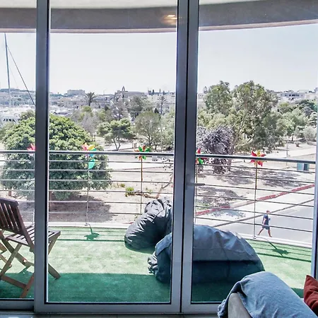 Stunning Seafront Apartment With Marina And Valletta Views In Malta Gzira Exterior photo