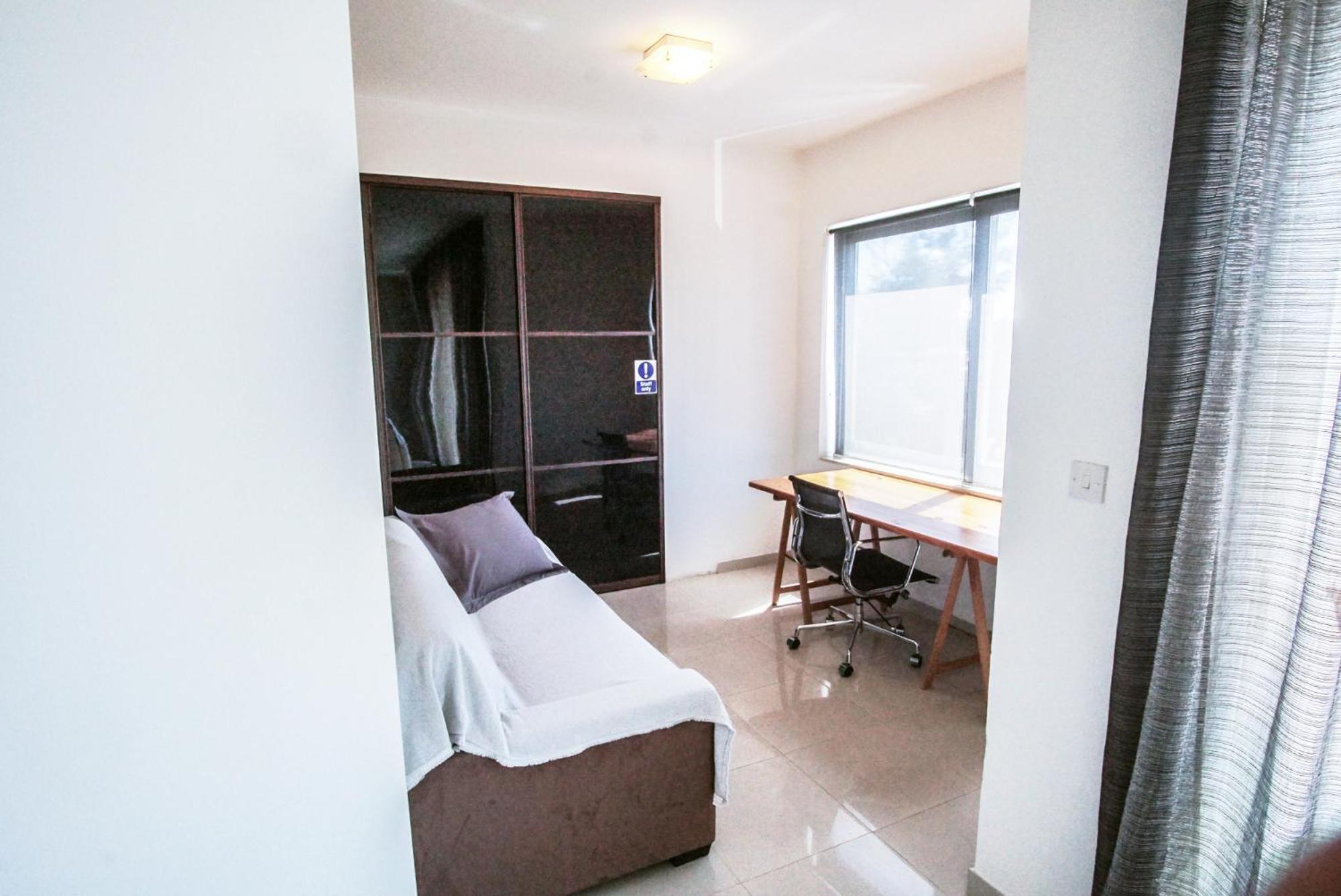 Stunning Seafront With Marina And Valletta Views In Malta Apartment *