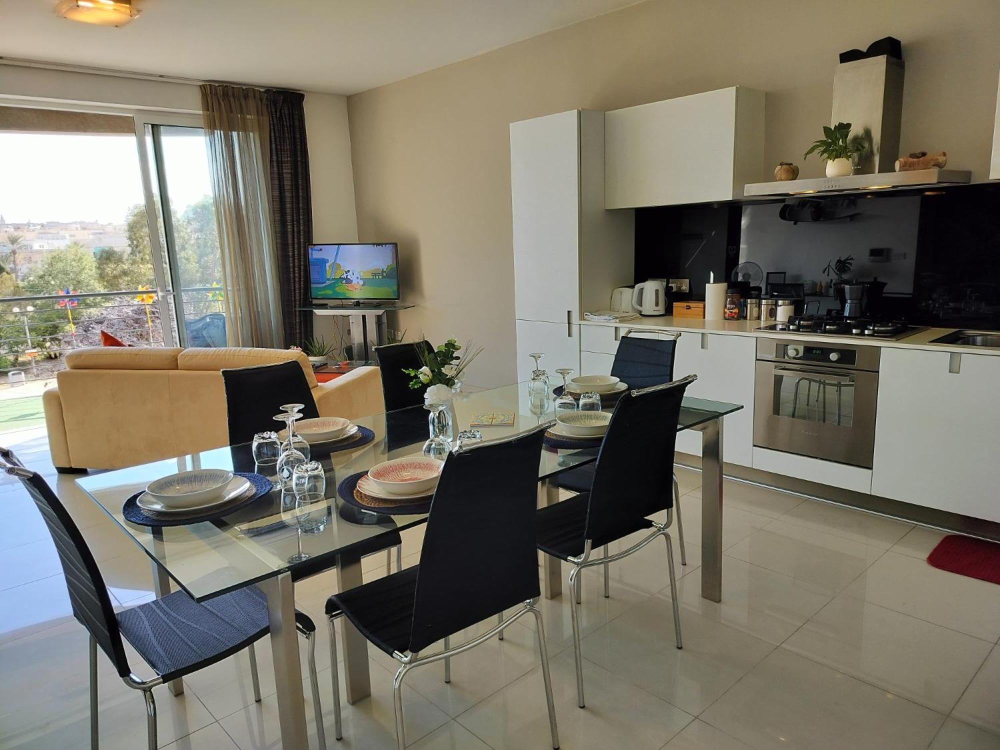 Stunning Seafront With Marina And Valletta Views In Malta *